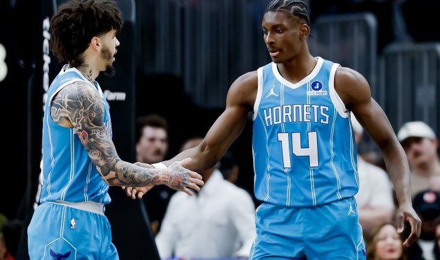 开云app-NBA彩经：黄蜂击退尼克斯 活塞主场不敌鹈鹕 魔术主场轻取国王