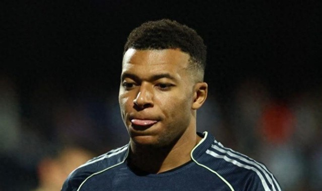 老实人！姆巴佩带伤出战，只为力保阿隆索帅位