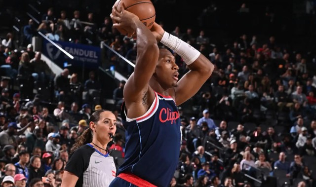 开云官网-近段时间进攻效率下滑，快船后场大闸这方面的表现有些令人担心？