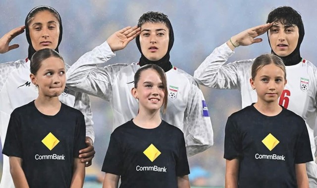 开云体育下载-伊朗女足前国脚：球员回国后或被监禁处决 我没戴头巾被夺走一切